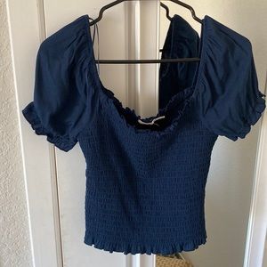 Mi Ami off the shoulder shirt from Francesca’s. Never worn. Excellent condition.